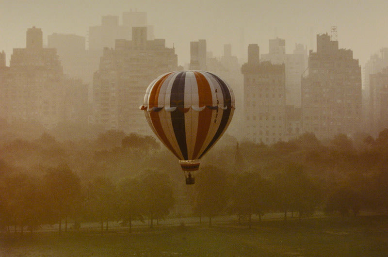 FFOTO-Ruth Orkin-Balloon, NYC