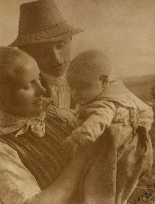 The Pride of the Family (Peasant's Pride) - Minna Keene | FFOTO
