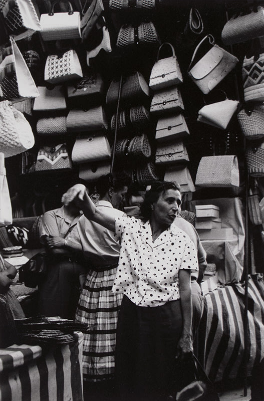 Shopper, Florence - Sam Tata