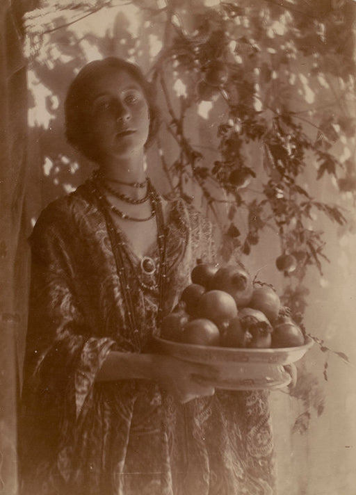 Pomegranates - Minna Keene | FFOTO