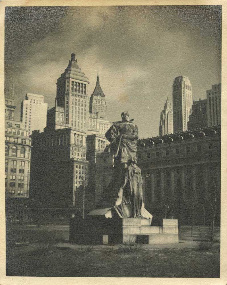 Untitled (Statue in New York City) - Alexander Artway | FFOTO