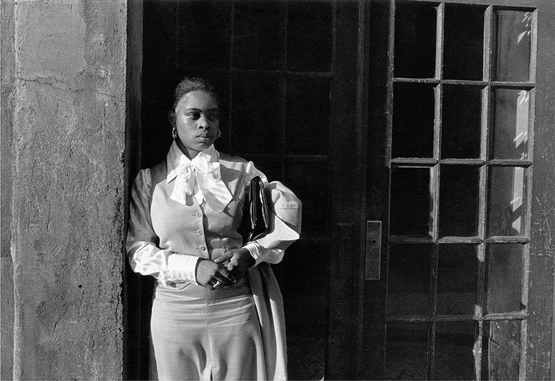 FFOTO-Dawoud Bey-A Woman Waiting in the Doorway