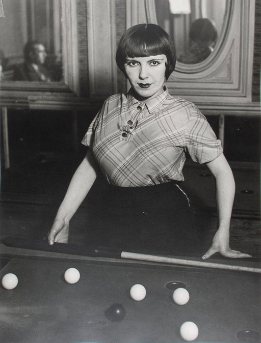 La fille au billard russe [Girl Playing Snooker], Paris