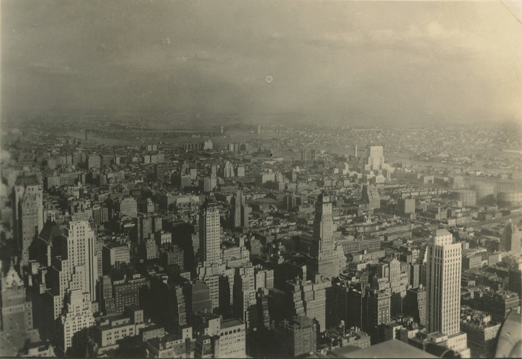 Looking toward Hell Gate Bridge from roof of Radio City - Alexander Artway | FFOTO