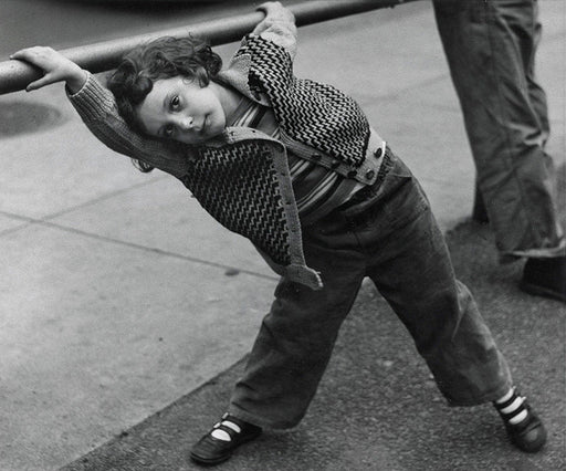 Philadelphia [Young girl hanging on a rail] - Dave Heath | FFOTO