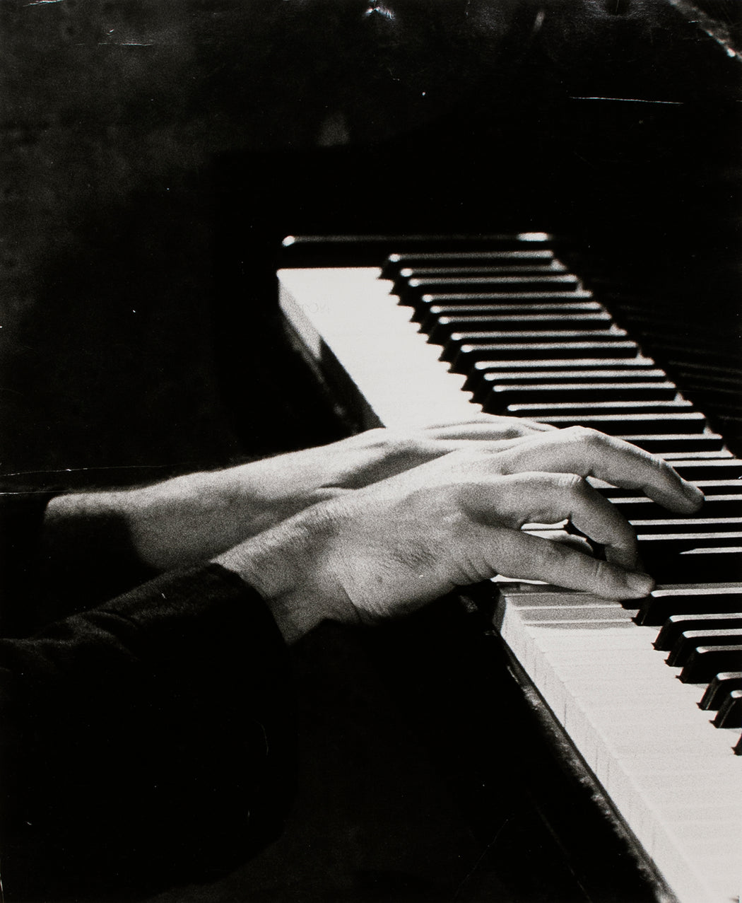 Glenn Gould (hands) [Eaton Auditorium, as seen in NFB’s MusiCanada]