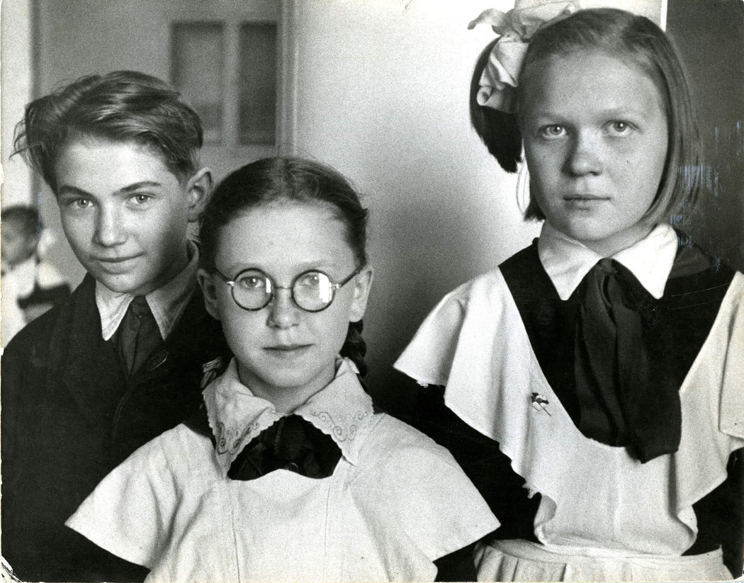 FFOTO-Duane Michals-Children in school, Leningrad