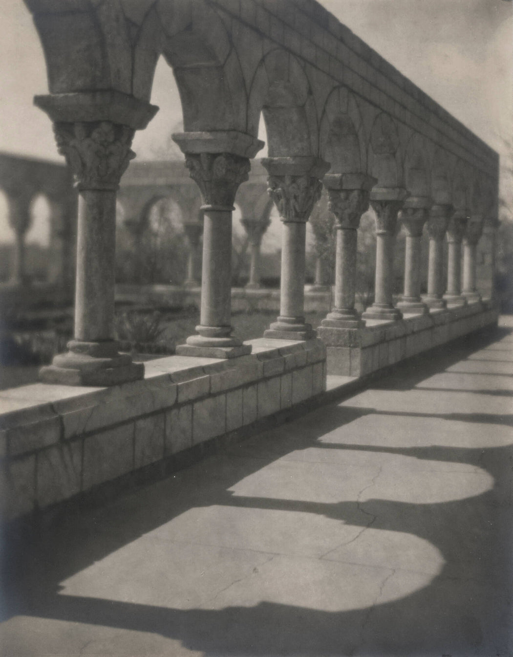 FFOTO-Clara E. Sipprell-Colonnade