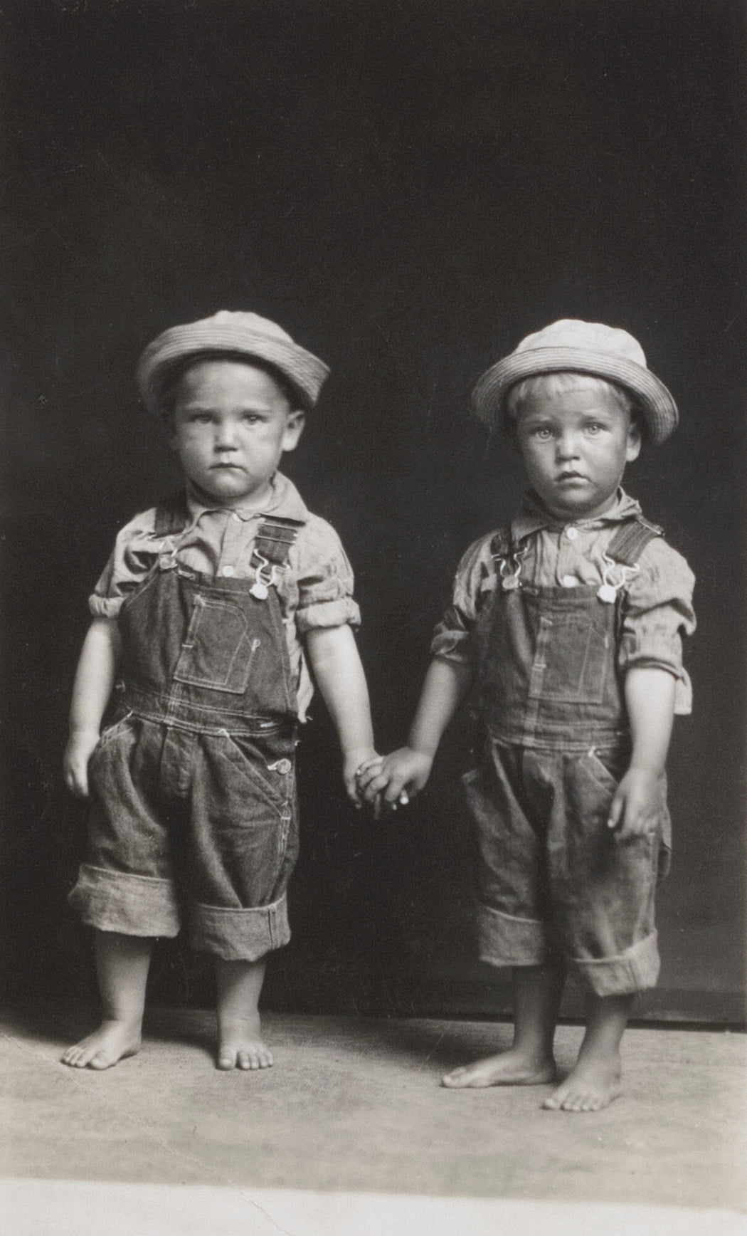 FFOTO-Mike Disfarmer-(Leo and Leon Todd)